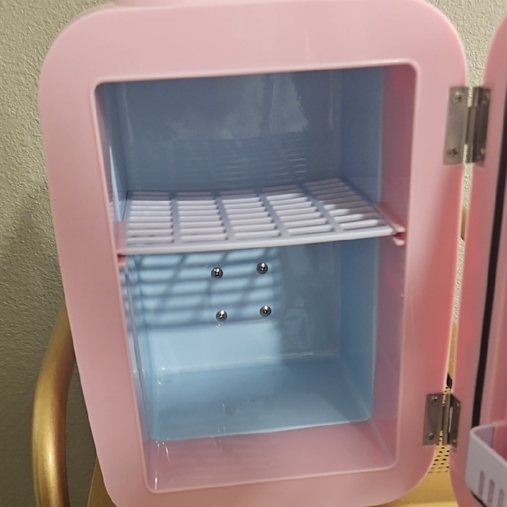 Pink Makeup Collection - Picture 2 of 4